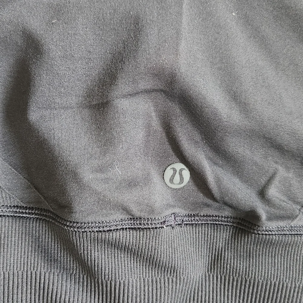 Lululemon size 2 - Picture 3 of 3